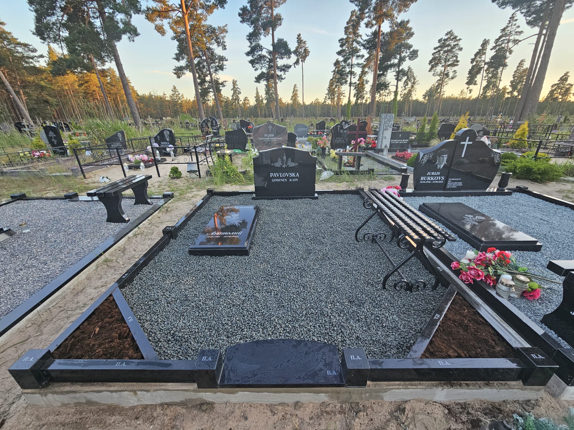 Grave6
