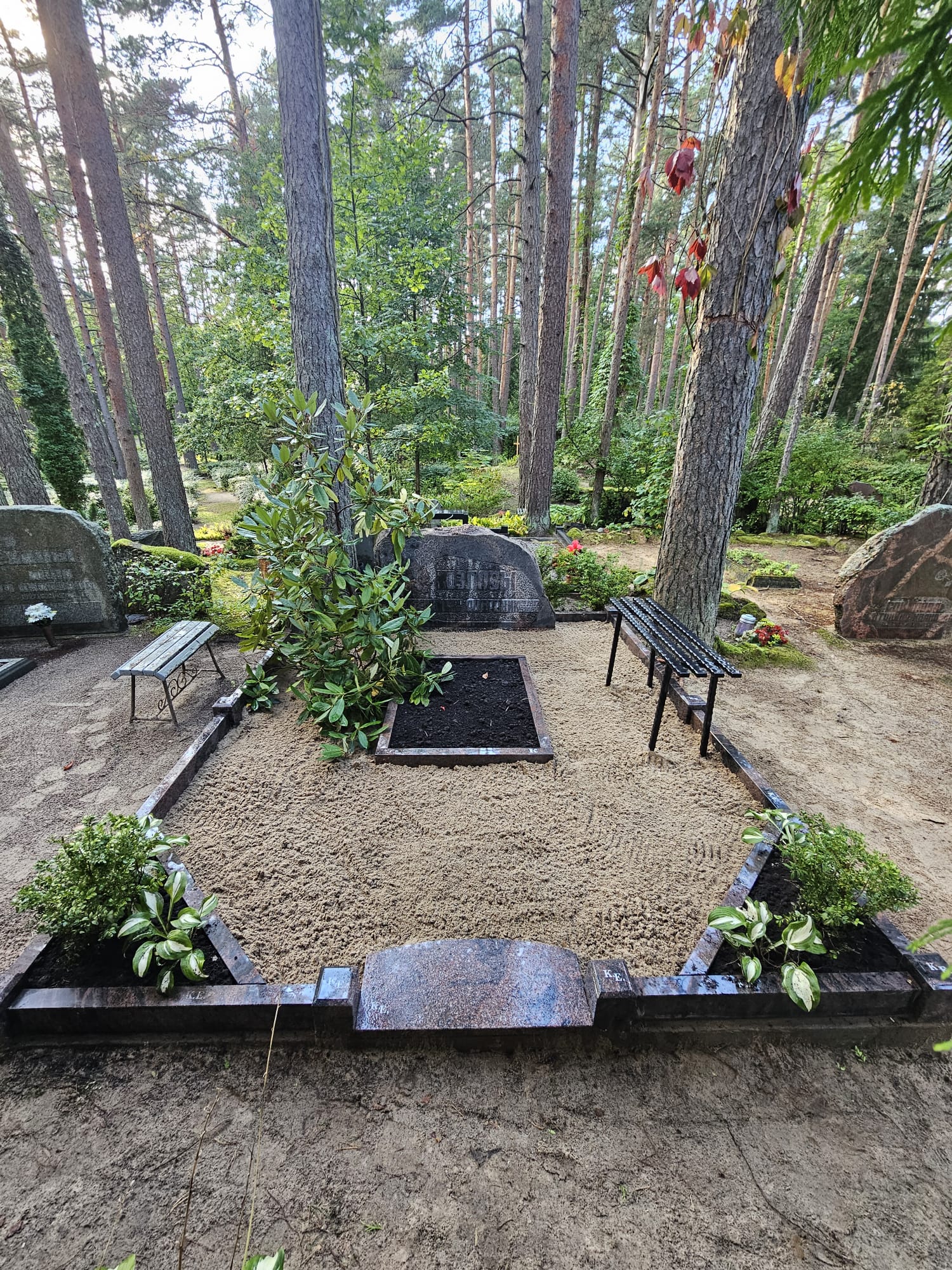 Grave2